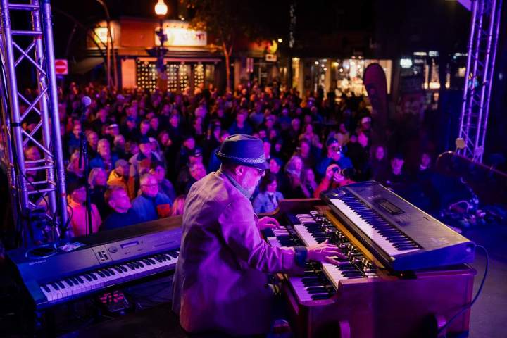 Support technique lors d'un show en plein air Québec